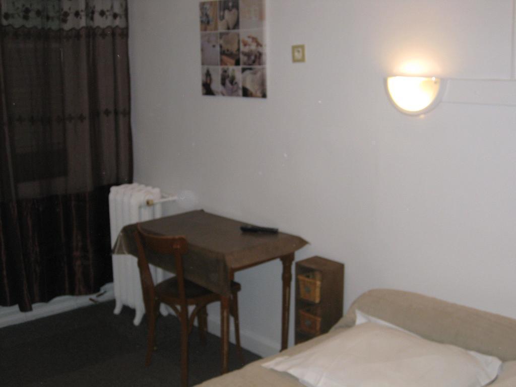 Le Monopole Hotel Reims Room photo